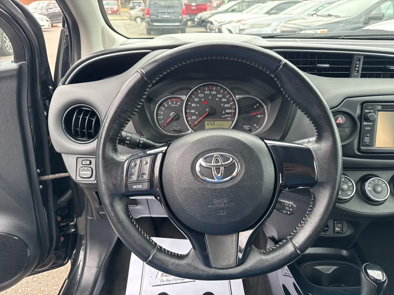 Toyota Yaris снимка Toyota Yaris