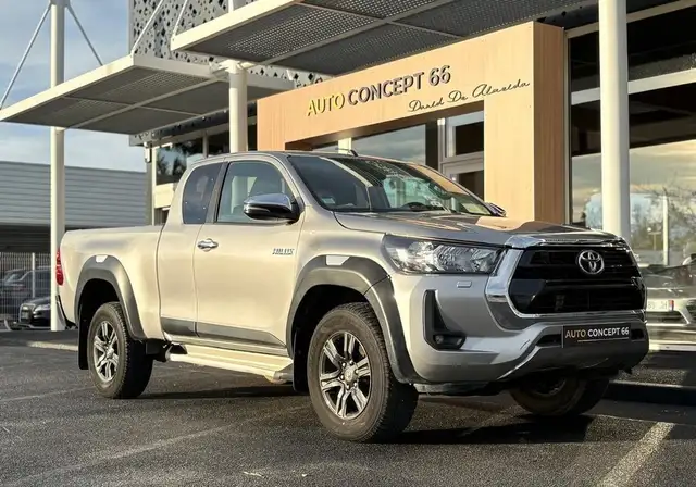 Toyota Hilux IV Phase 2 2.8 D-4D 204ch BVA LOA TVA Apparente