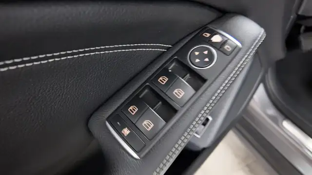 Mercedes-Benz Gla view 16
