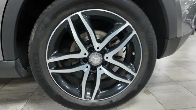 Mercedes-Benz Gla view 13