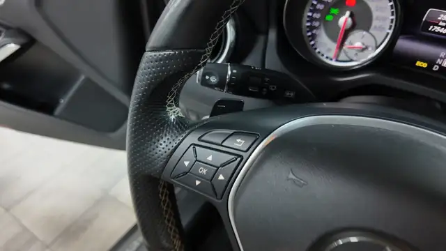 Mercedes-Benz Gla view 25