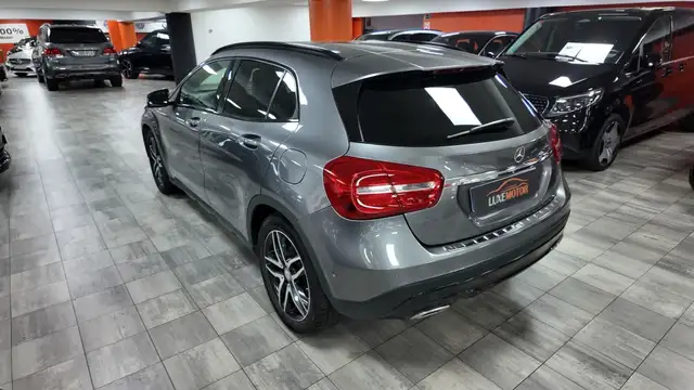 Mercedes-Benz Gla view 4