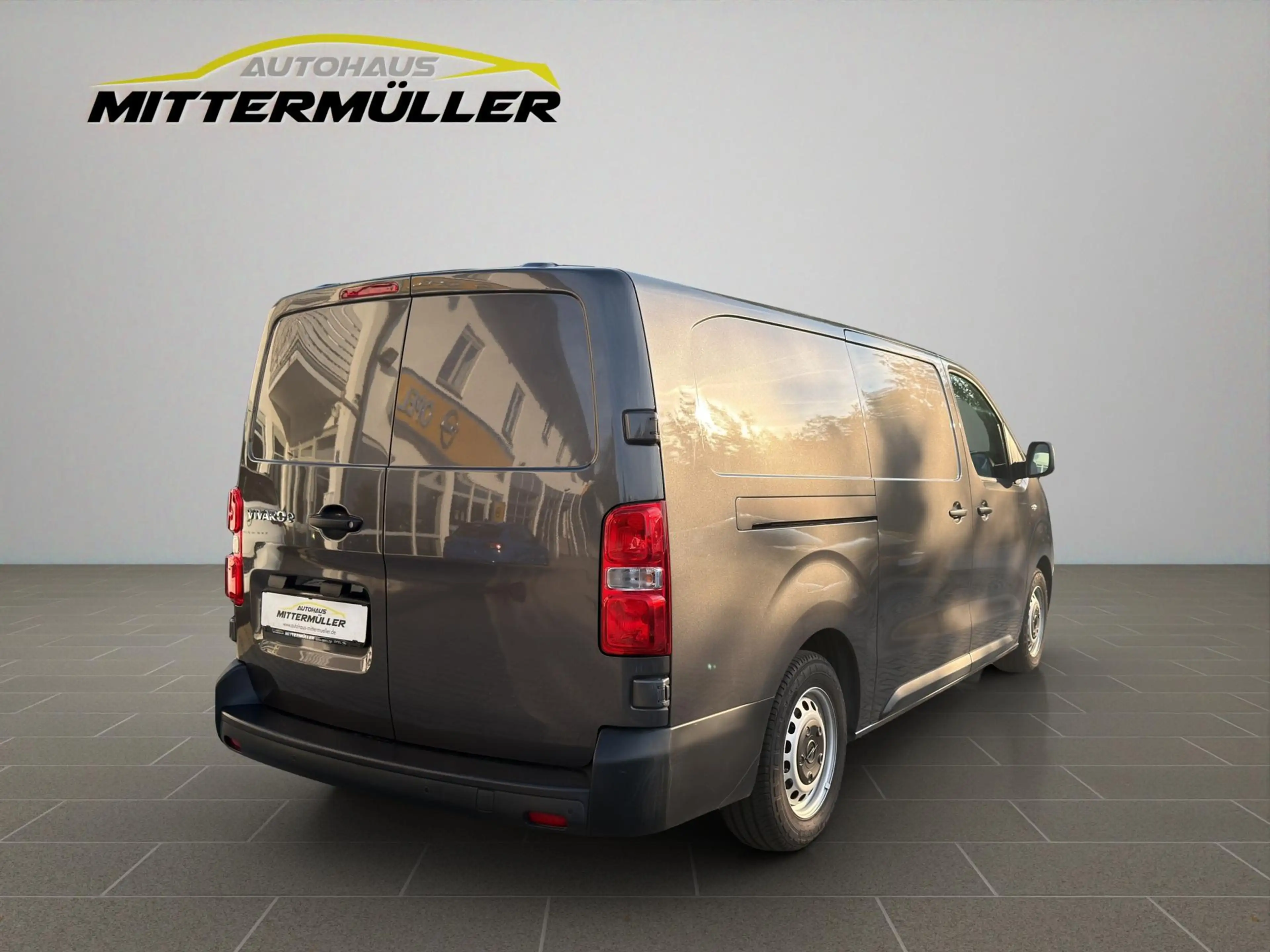 Opel Vivaro Kasten e L Edition 75KWh Batt Navi — photo 4