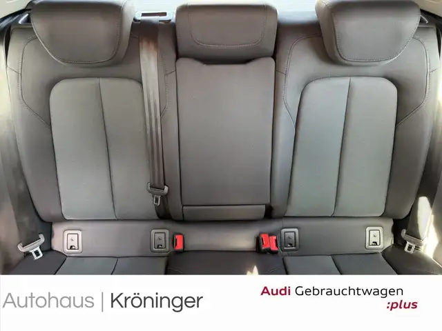 Audi Q2 view 10