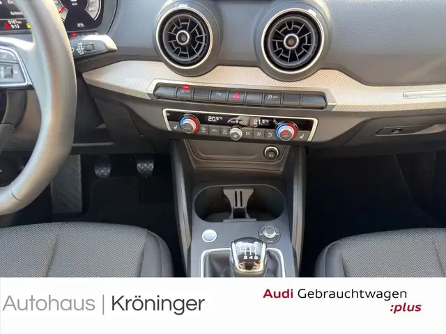 Audi Q2 view 14