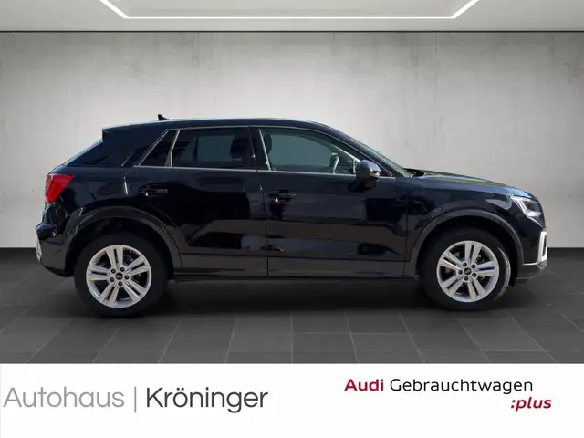 Audi Q2 view 4