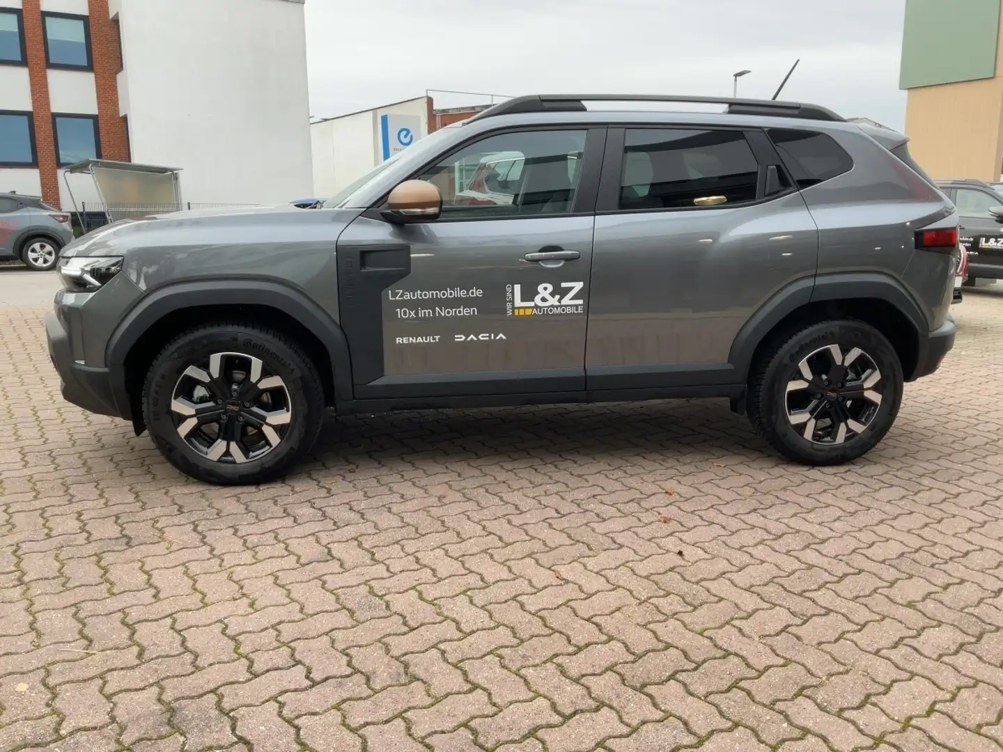Dacia Duster III Hybrid 140 Extreme Grau - 2