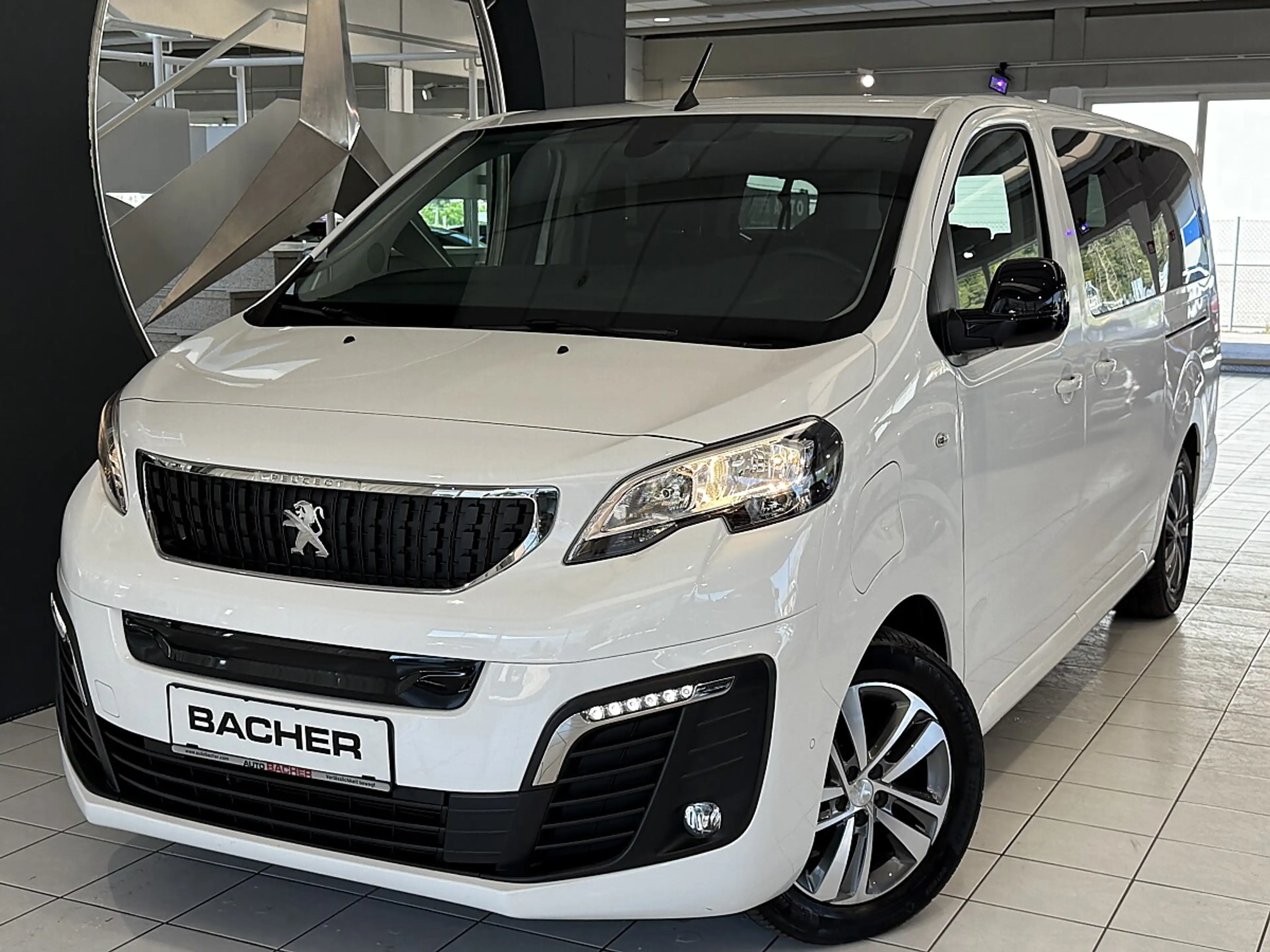 Peugeot Traveller e-Traveller Active L3 100kW Batterie 75kWh