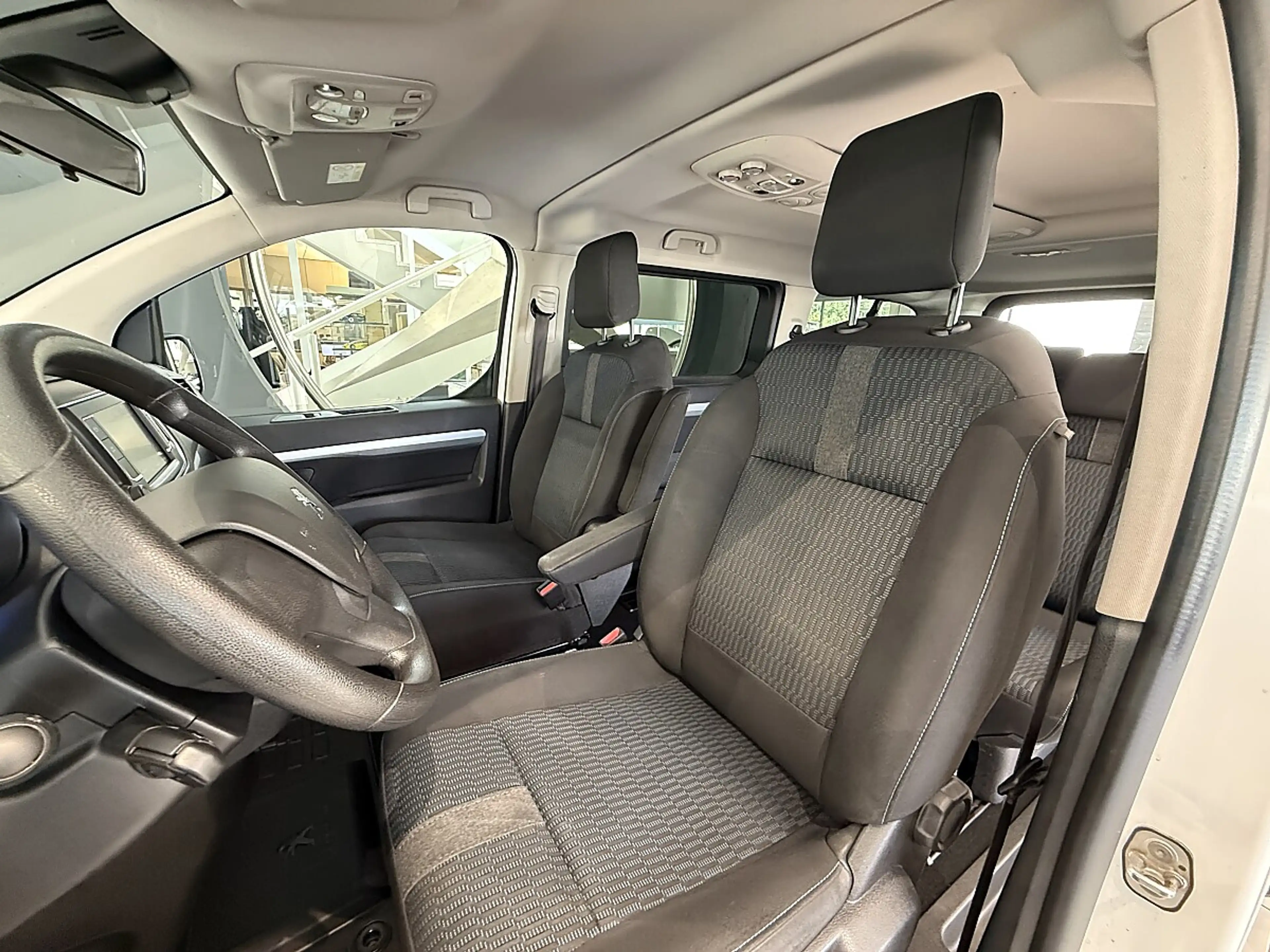 Peugeot Traveller e-Traveller Active L3 100kW Batterie 75kWh — photo 9