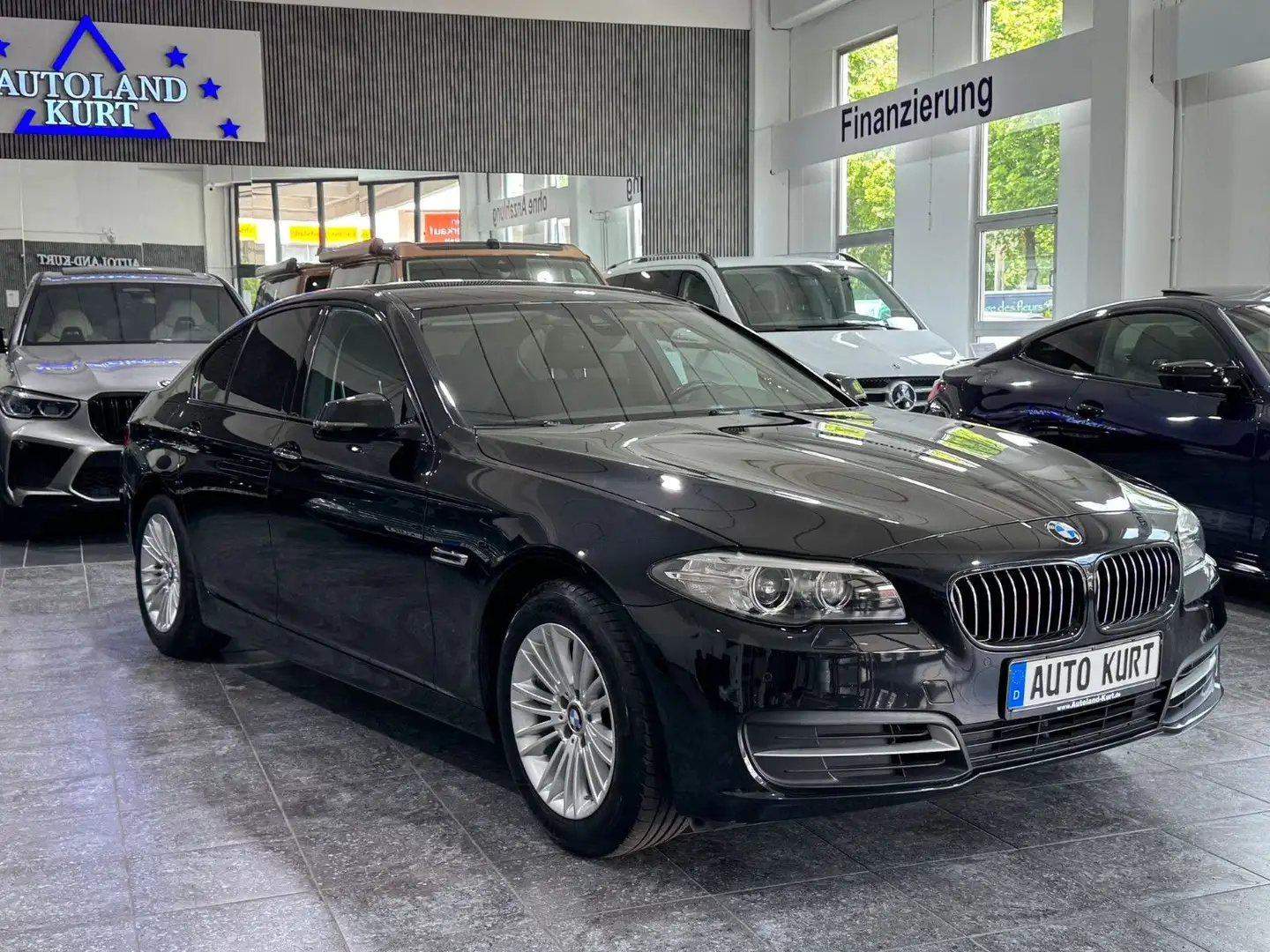 BMW 520 d Limo*Navi*Xenon*HUD*AHK*2.hand Schwarz - 1