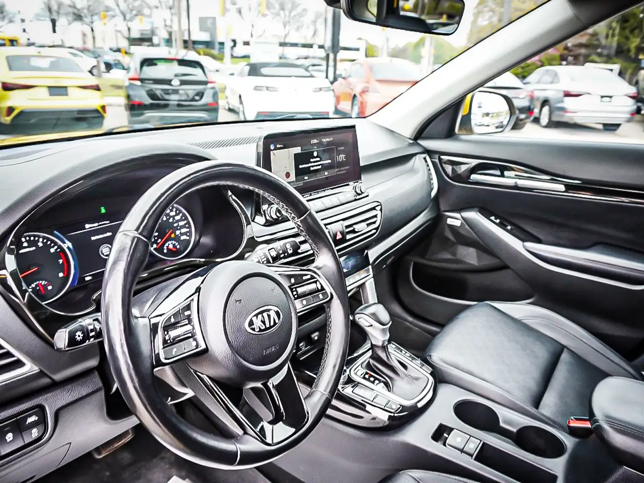 Kia Seltos снимка Kia Seltos
