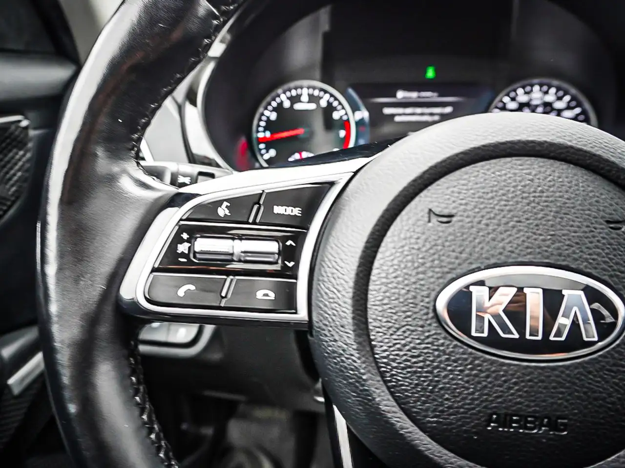 Kia Seltos снимка Kia Seltos