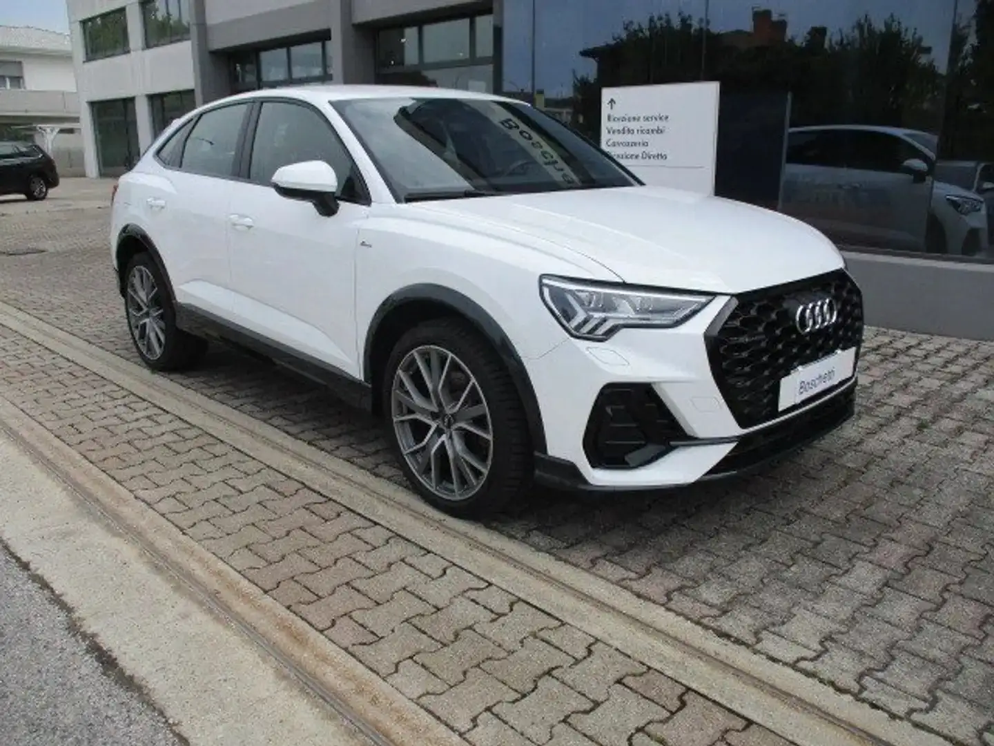 Audi Q3 Sportback 45 2.0 tfsi S line quattro s-tronic Biały - 1