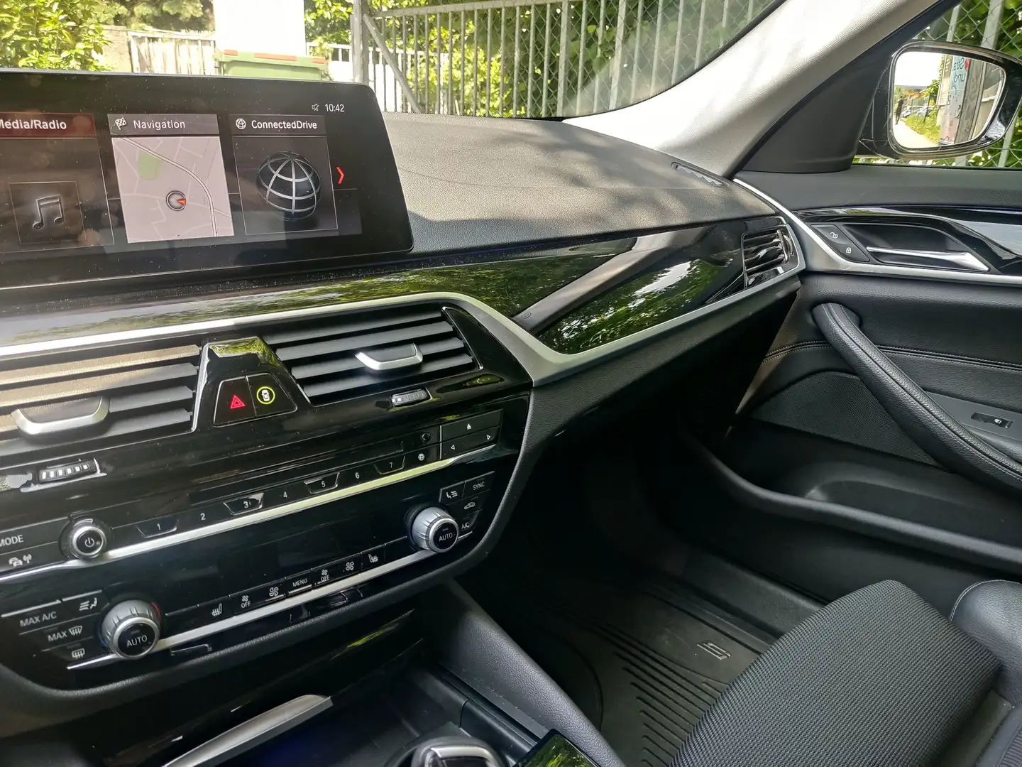 BMW 530 530e PHEV iPerformance Siyah - 2