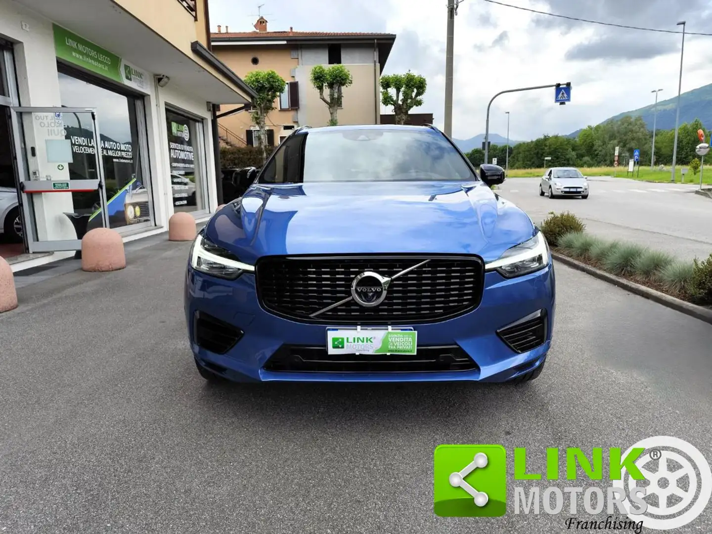 Volvo XC60 T6 Recharge Plug-in Hybrid AWD R-design GAR. INCL. Blu/Azzurro - 2