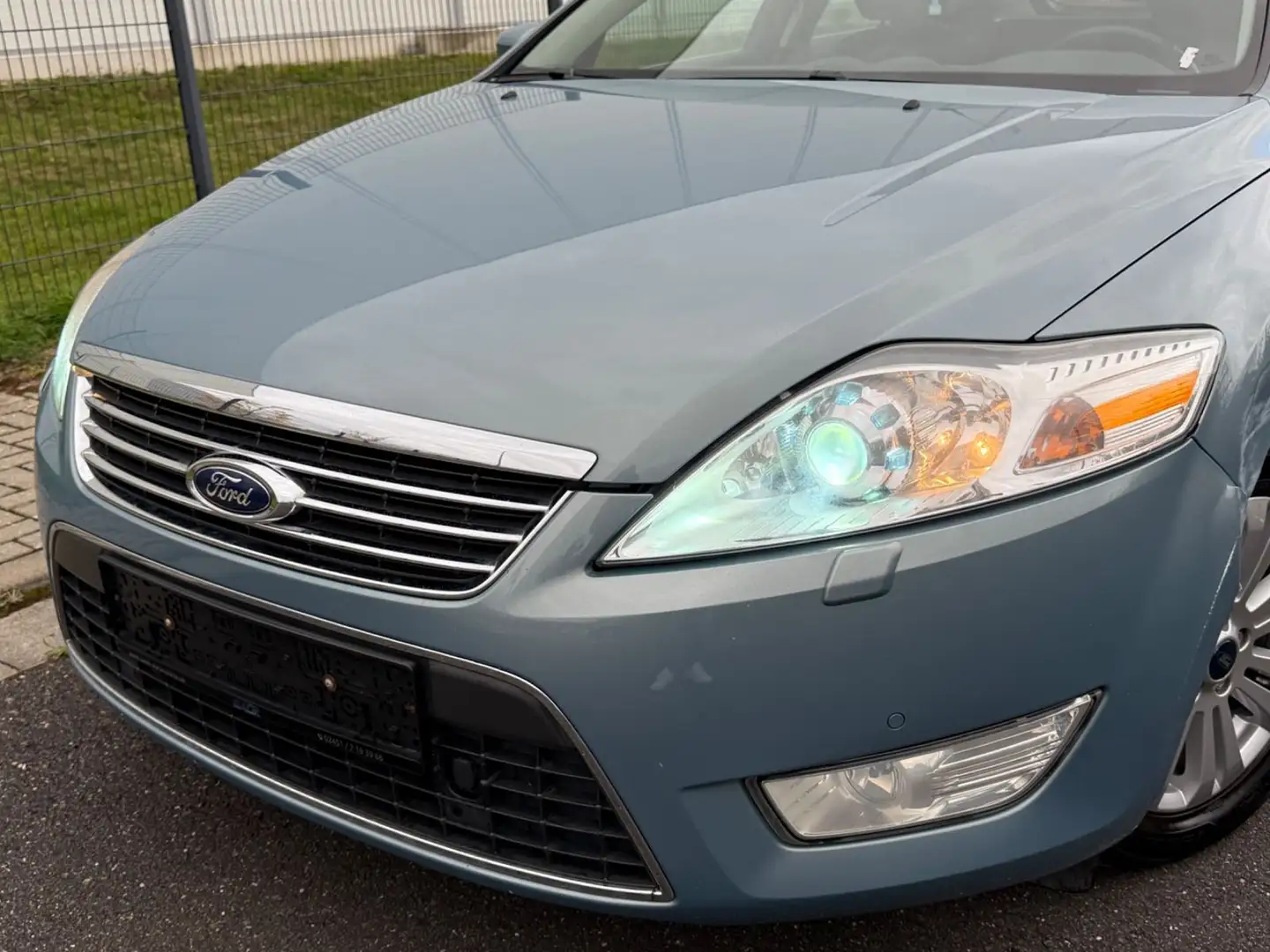 Ford Mondeo Lim. Ghia*1.HAND*8X BEREIFT*KLIMAAUTOMATI Blau - 2