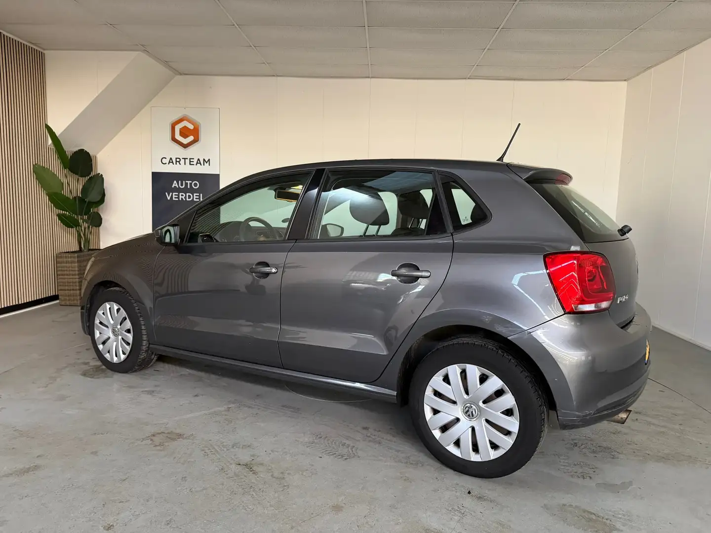 Volkswagen Polo 1.2 TSI BlueMotion Comfortline Airco, Cruise contr Grijs - 2