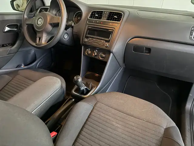 Volkswagen Polo view 3