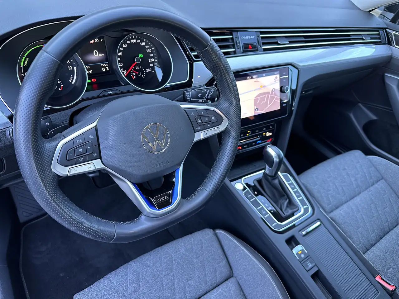 Volkswagen Passat Variant GTE NAV+IQ-LIGHT+AHK+KAMERA+17ZO 9