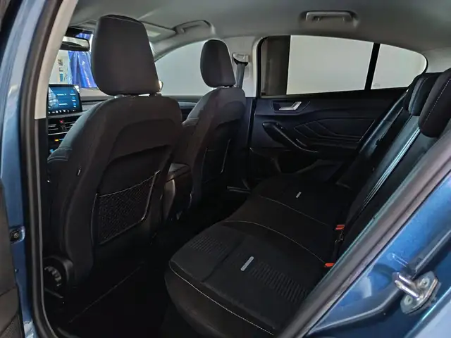 Ford Focus view 5
