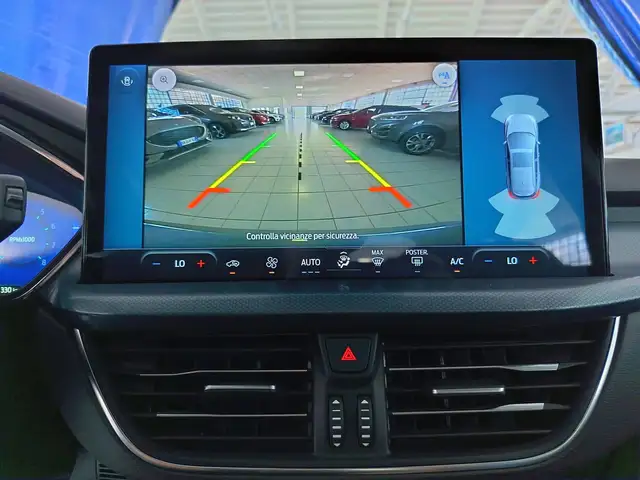 Ford Focus view 4