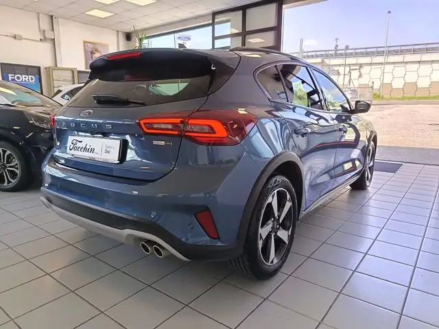 Ford Focus view 14