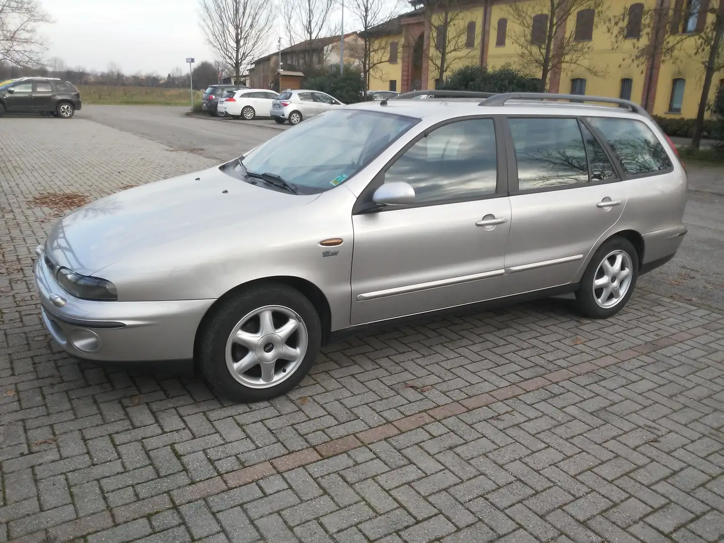 Fiat Marea Marea Weekend Weekend 1.8 16v HLX Stříbrná - 2
