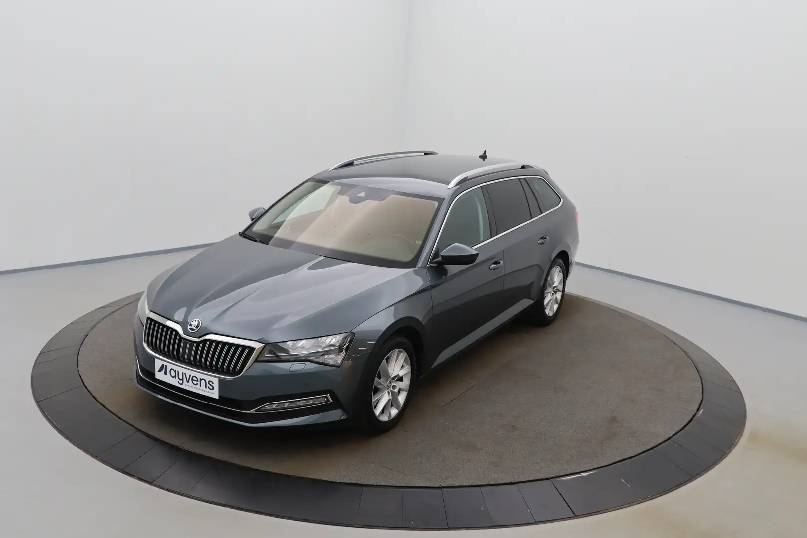 Skoda Superb Combi 1.5 TSI ACT Style DSG Premium Corporate+ LED Gris - 1