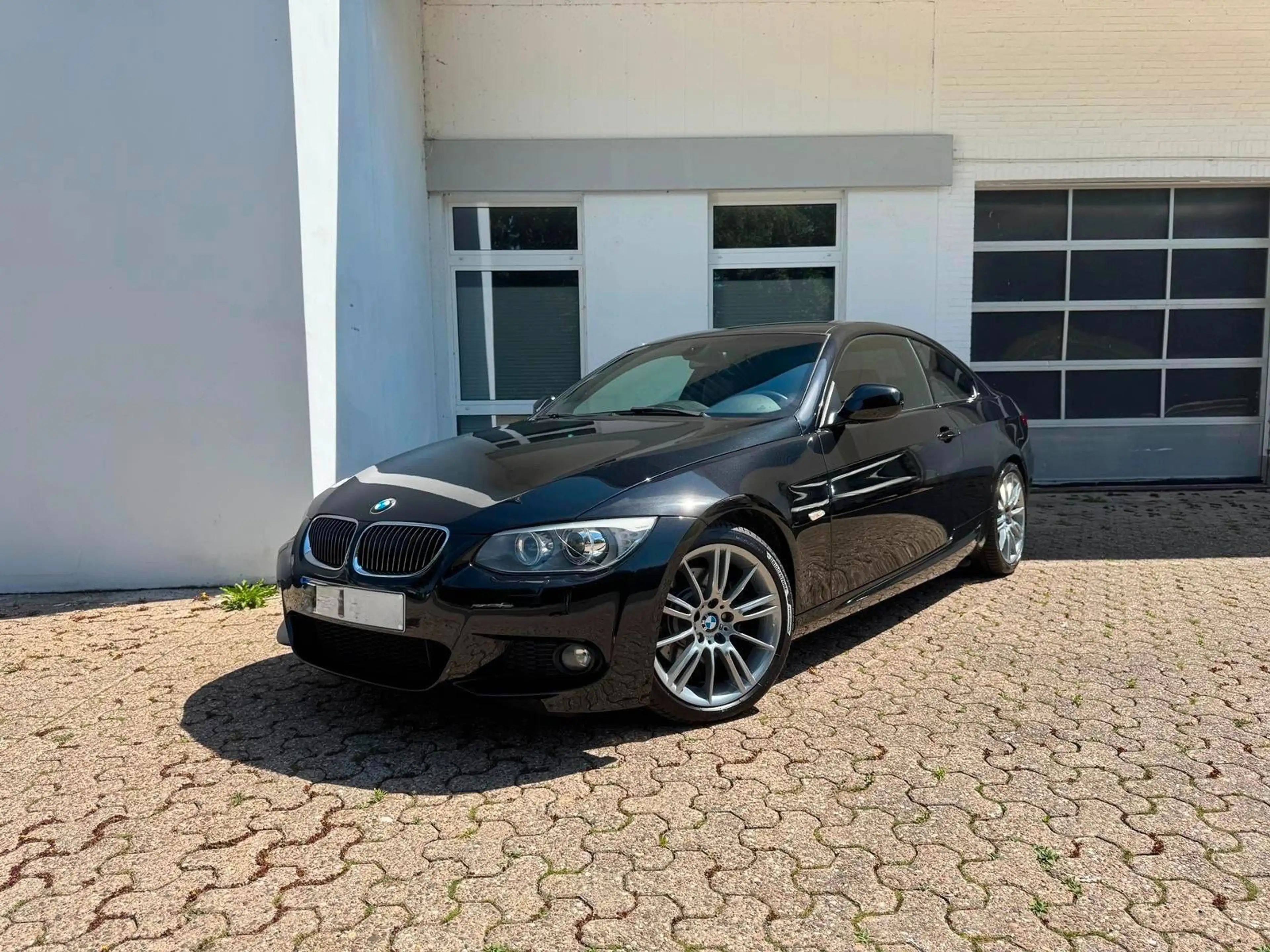 BMW 325 d Coupe M Paket Navi Leder LED PDC TOP!