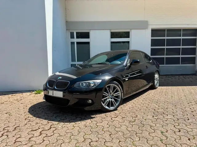 BMW 325 d Coupe M Paket Navi Leder LED PDC TOP!