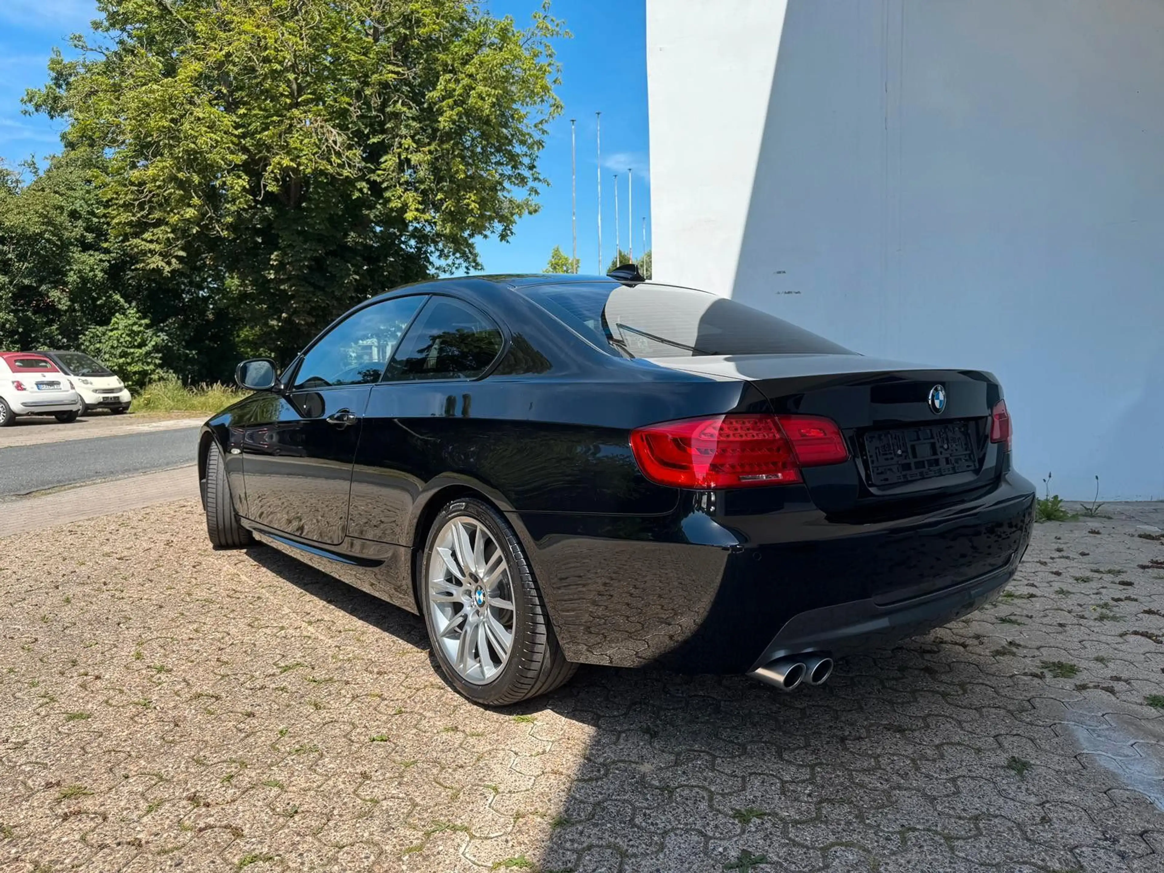 BMW 325 d Coupe M Paket Navi Leder LED PDC TOP! — photo 4