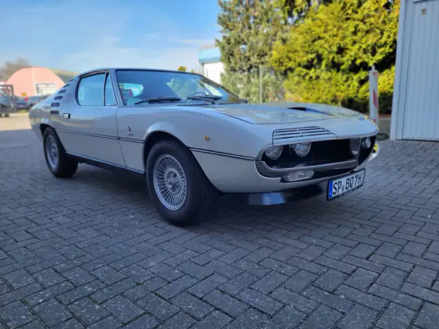 Alfa Romeo Montreal