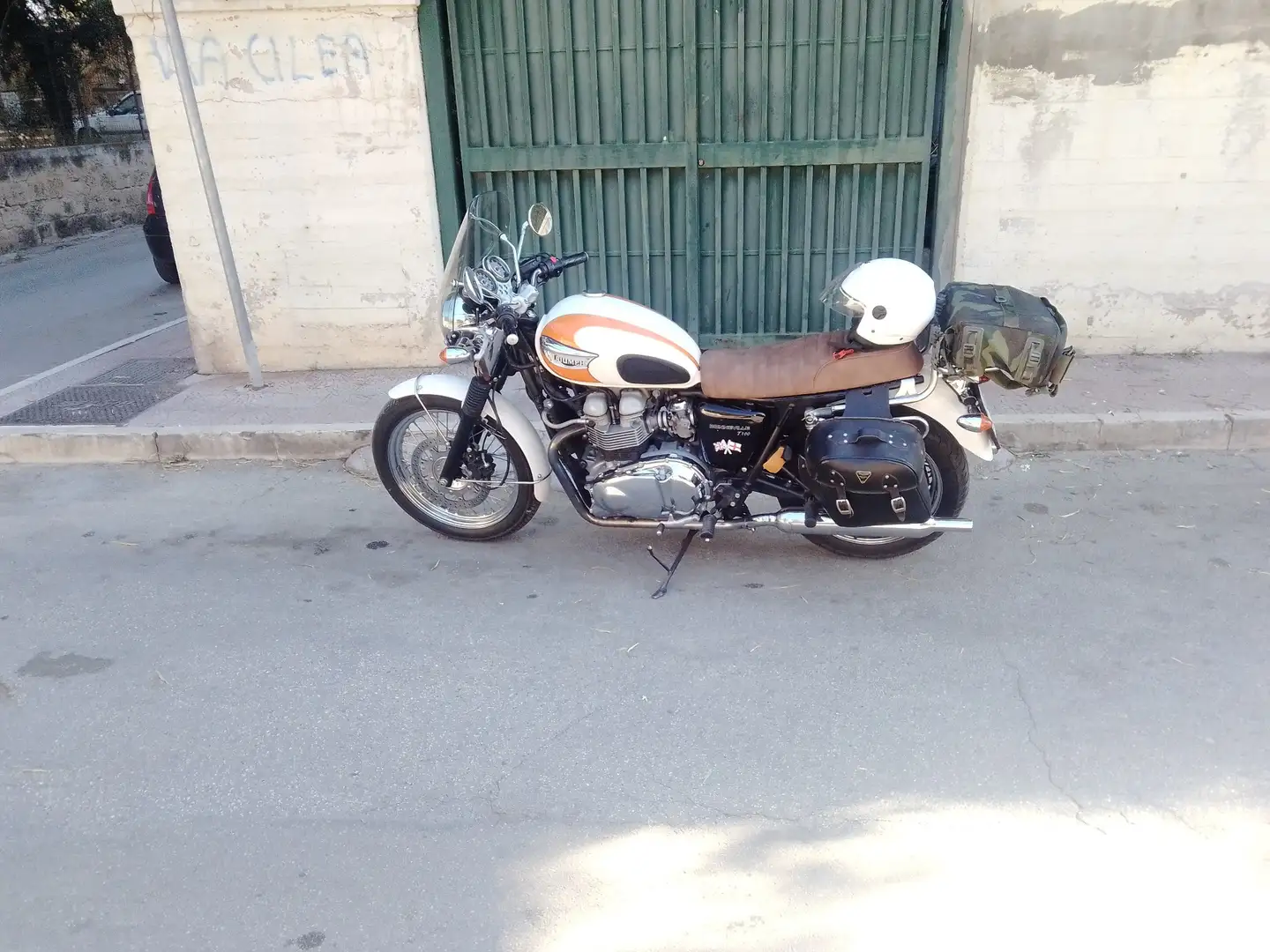 Triumph Bonneville T100 ASI  con CRS.. maggio 2025.. Alb - 1