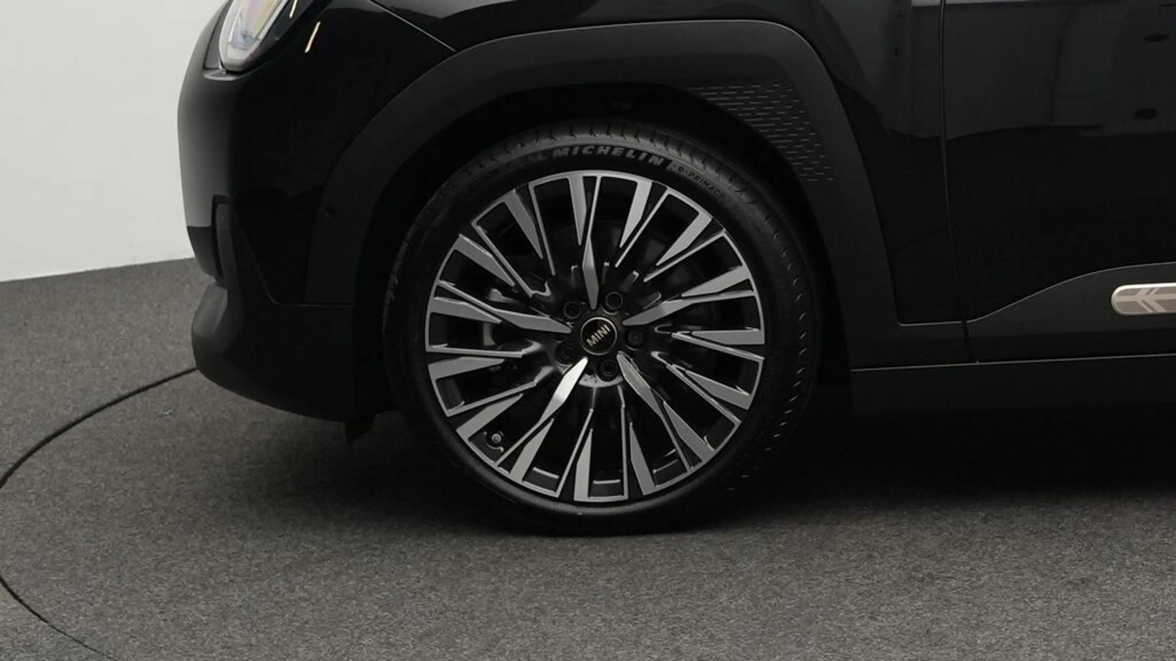 MINI Aceman Classic Trim — photo 10