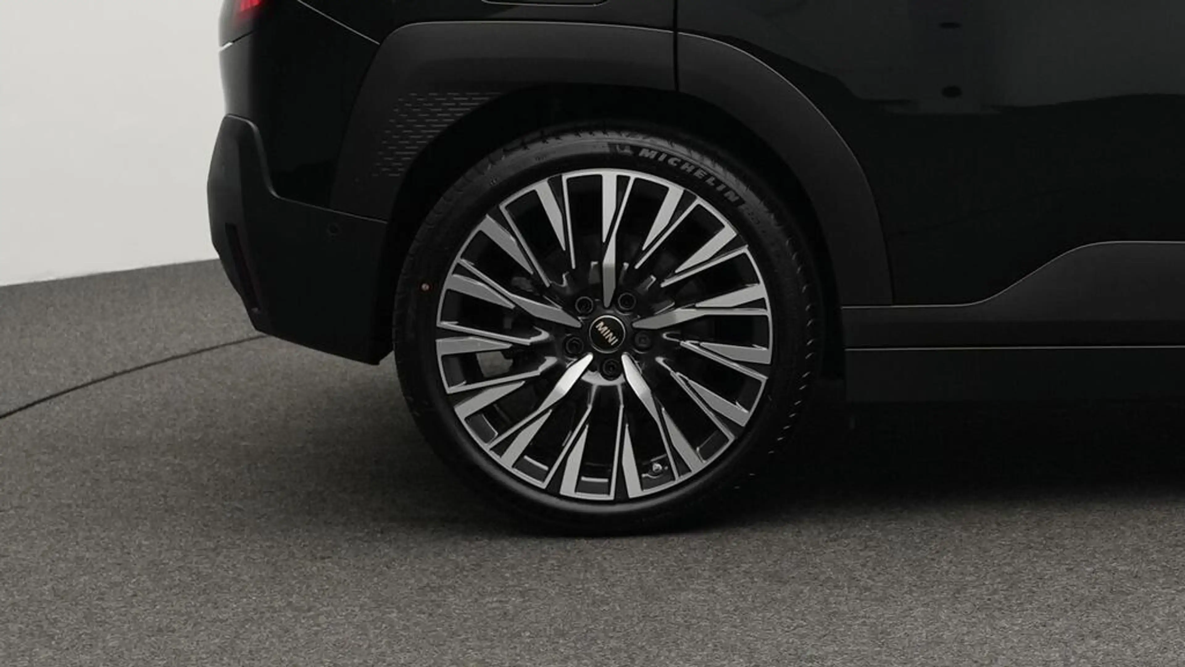 MINI Aceman Classic Trim — photo 13