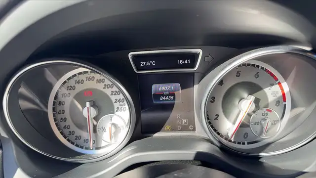 Mercedes-Benz GLA view 12