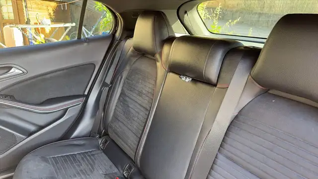 Mercedes-Benz GLA view 9