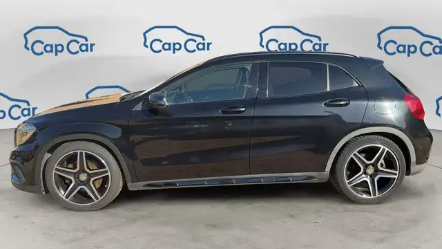 Mercedes-Benz GLA view 2