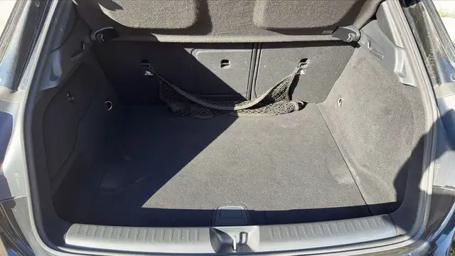 Mercedes-Benz GLA view 14