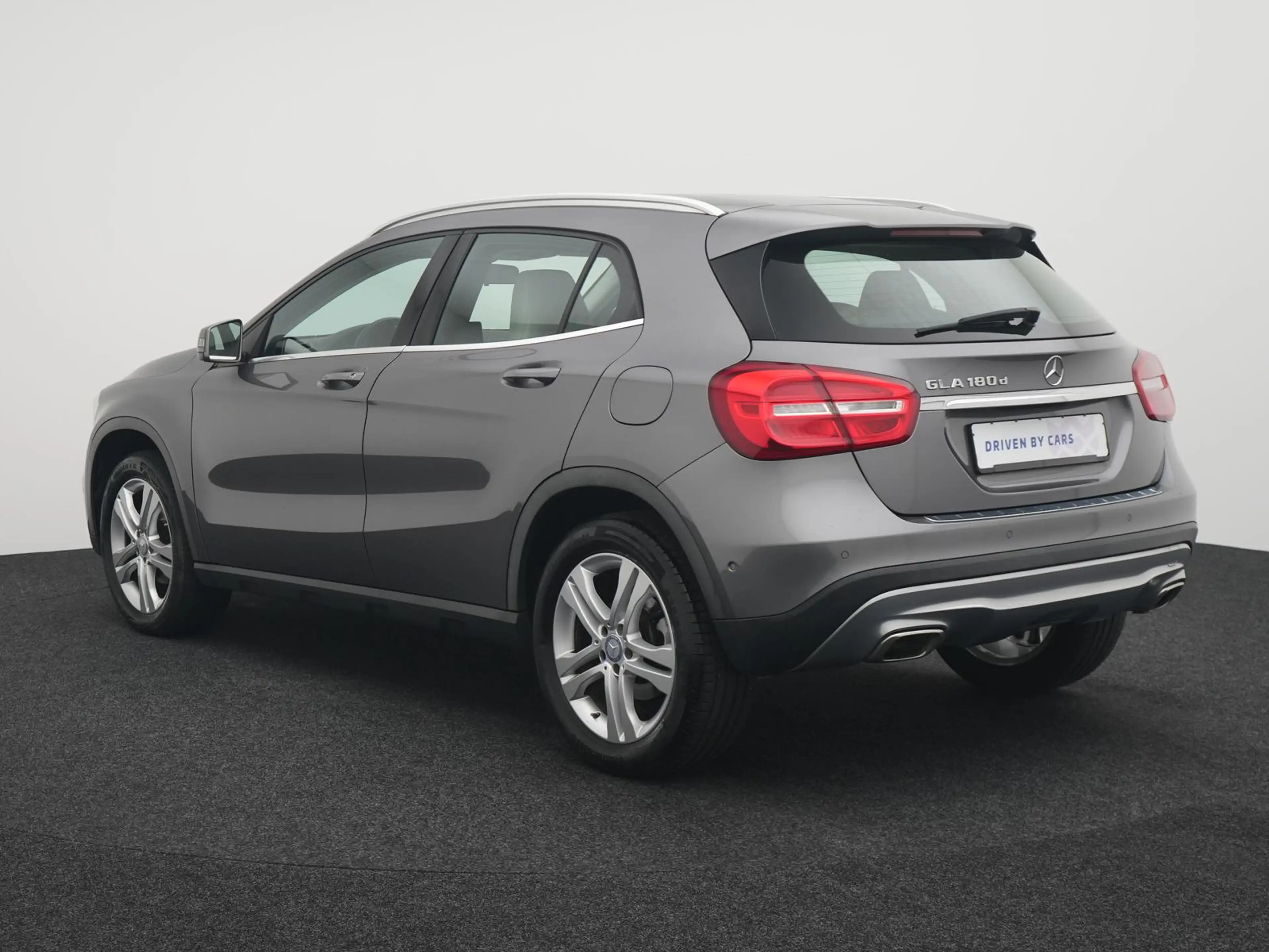Mercedes-Benz GLA 180 BI-XENON,NAVI,BT,SHZ,TEMPO,CD, — photo 4