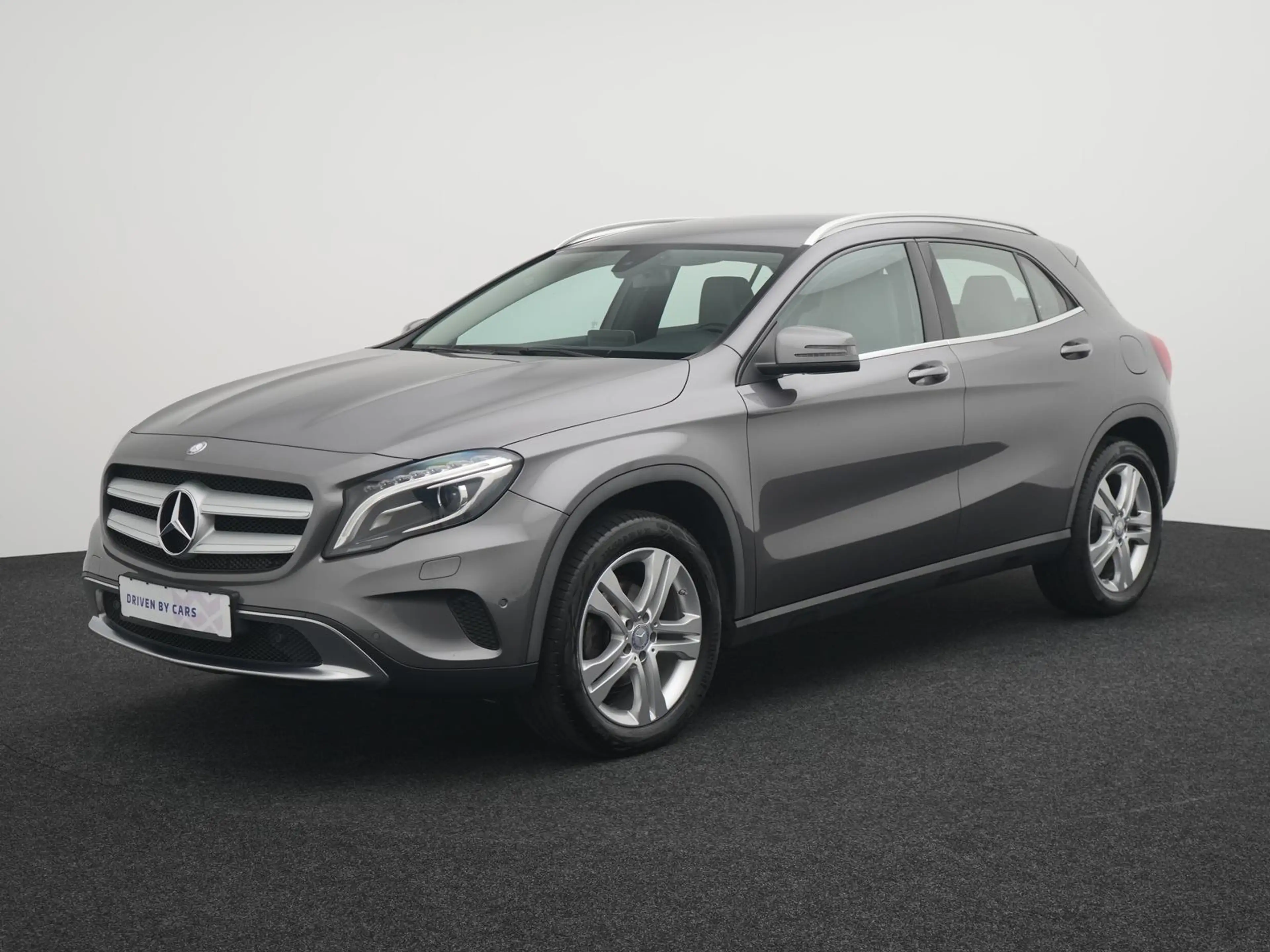 Mercedes-Benz GLA 180 BI-XENON,NAVI,BT,SHZ,TEMPO,CD, — photo 2