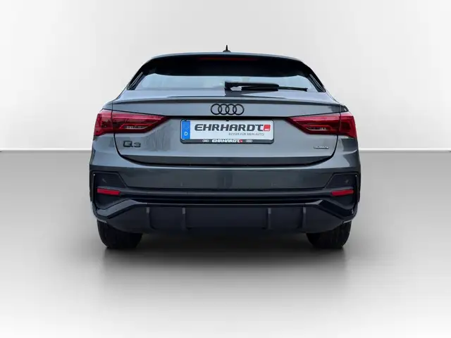 Audi Q3 view 6