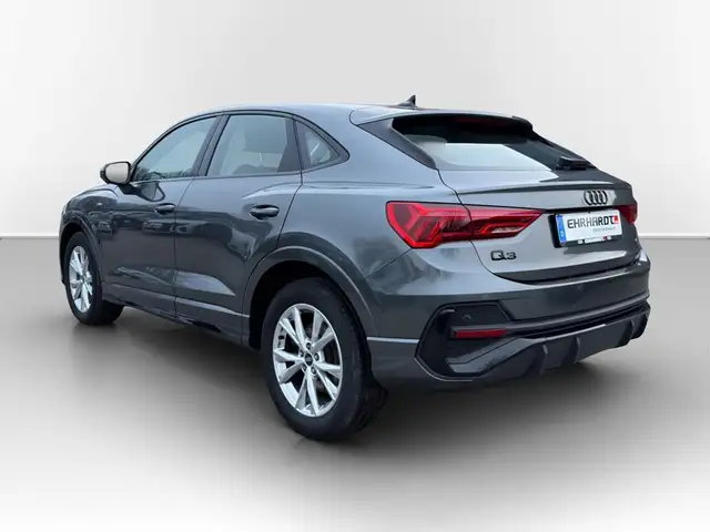 Audi Q3 view 7
