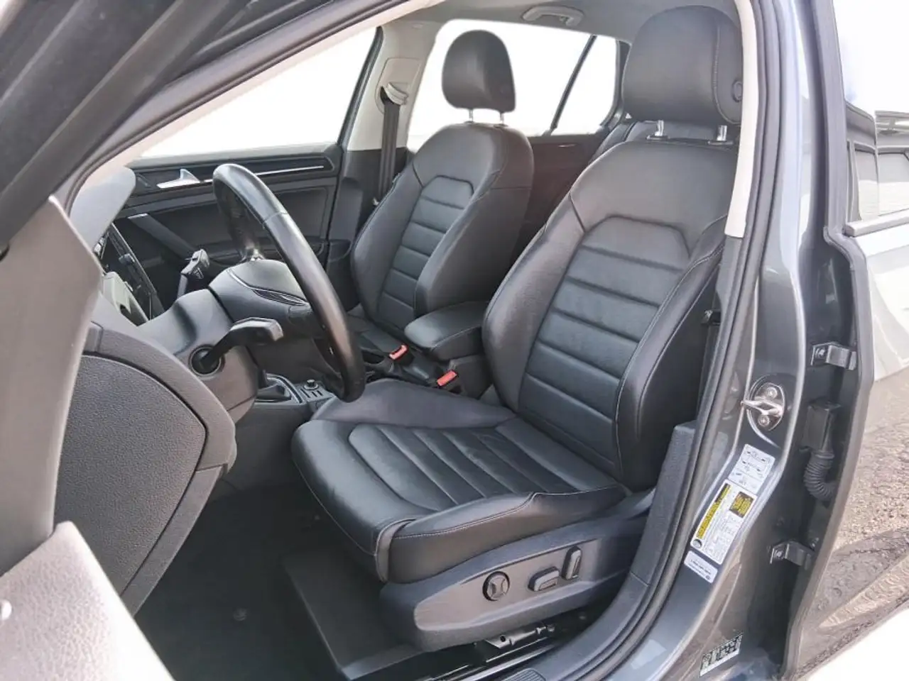 Volkswagen Golf снимка Volkswagen Golf