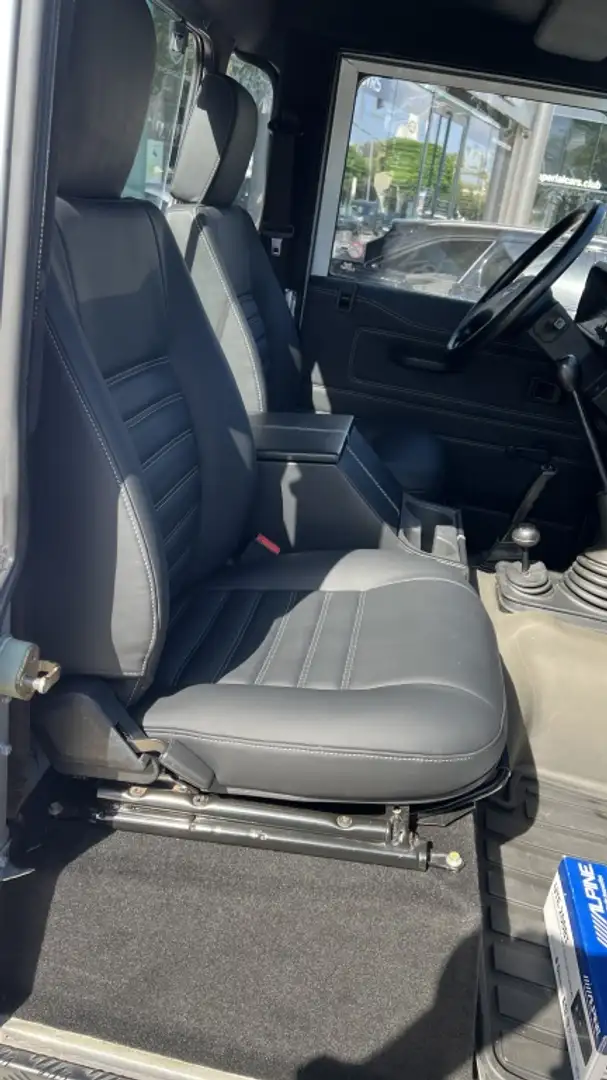 Land Rover Defender 110TDI Pick Up Plateado - 2