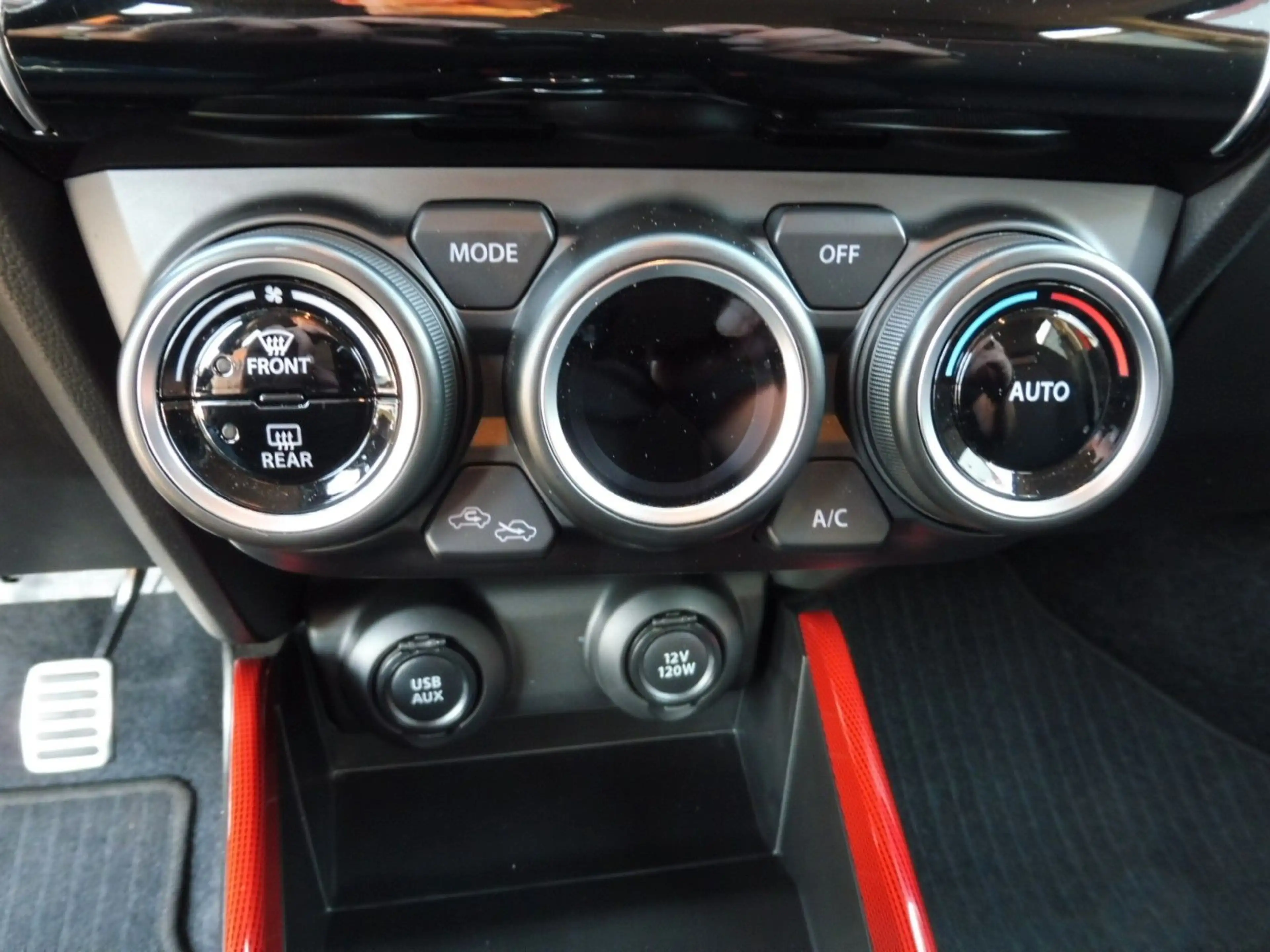 Suzuki Swift Sport — photo 19