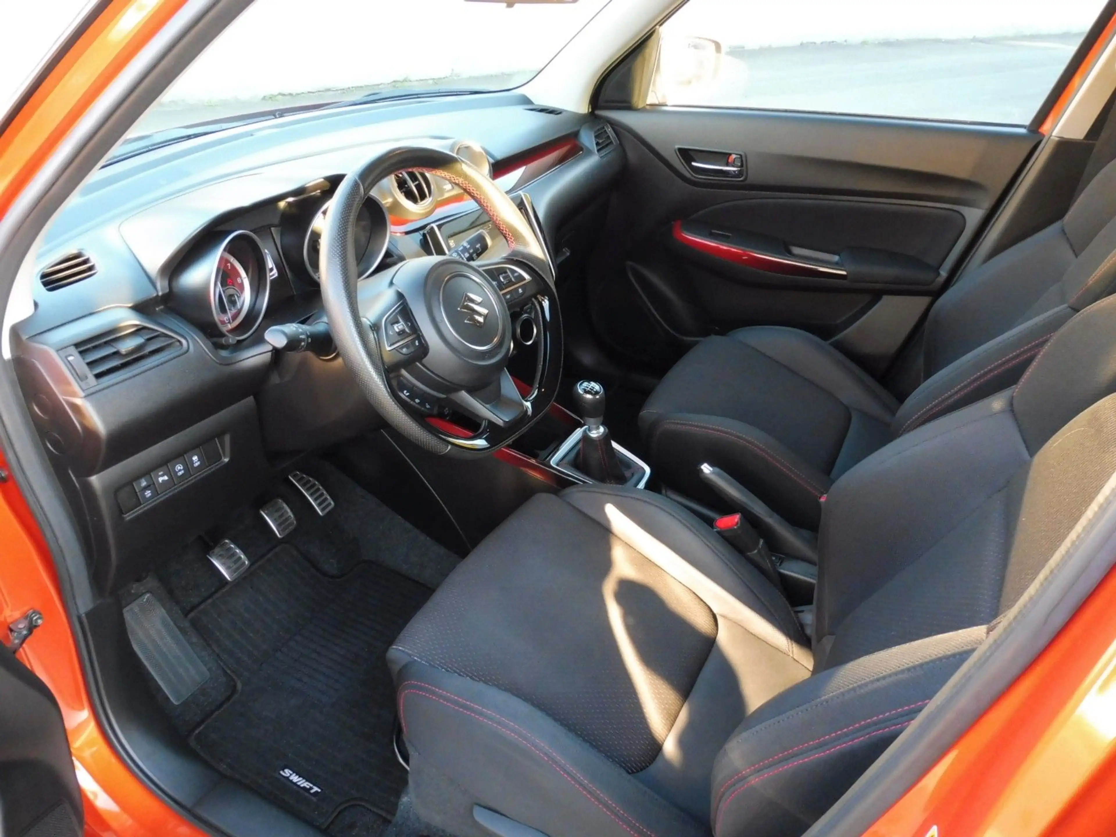 Suzuki Swift Sport — photo 11