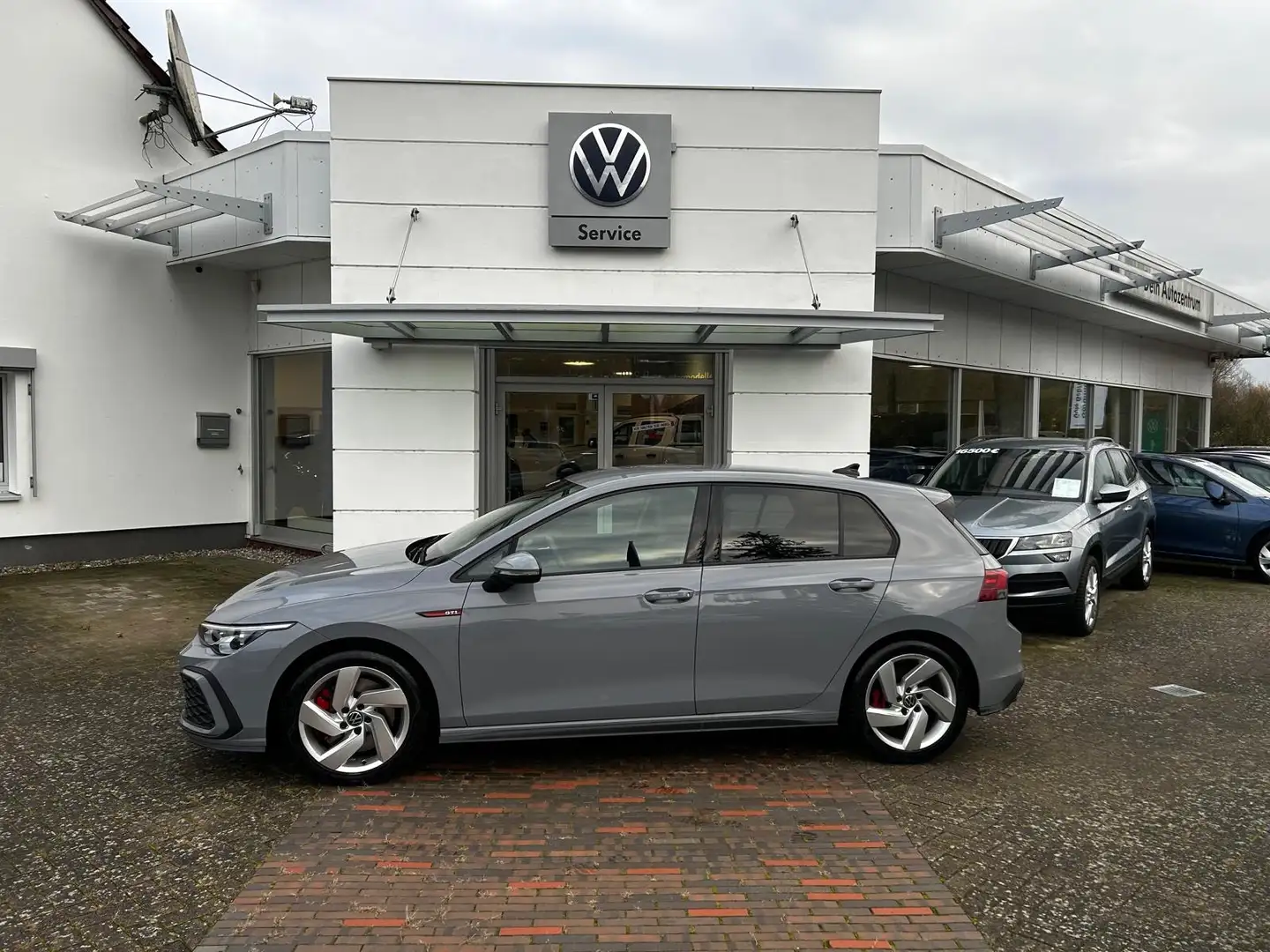 Volkswagen Golf 8 CD 2.0 TSI GTI DSG Grau - 2