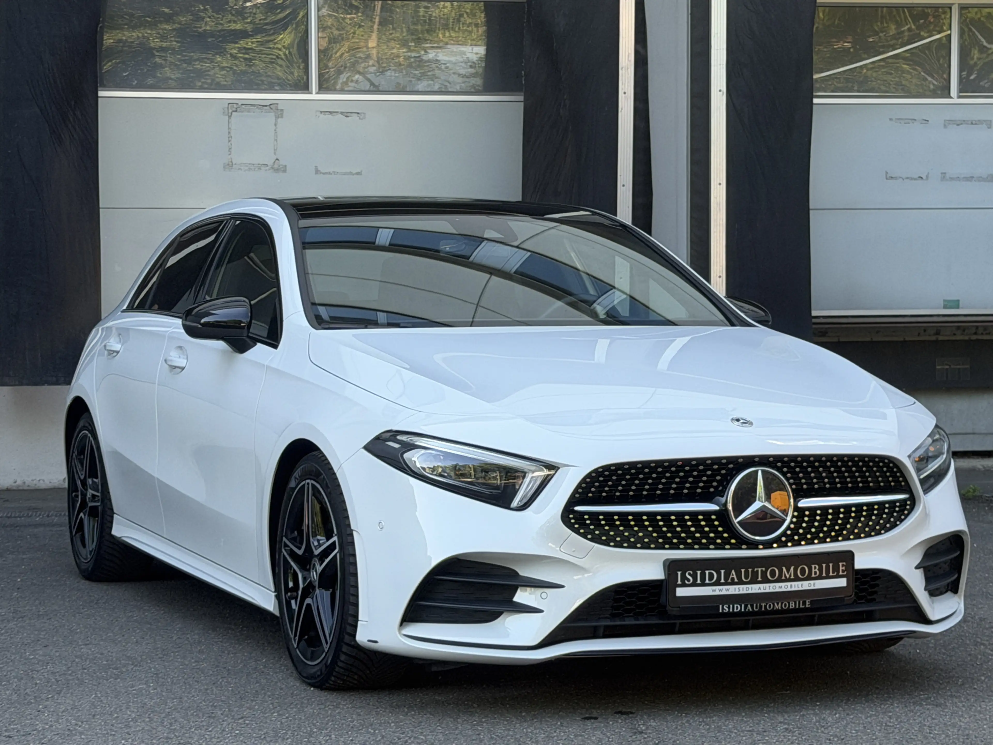 Mercedes-Benz A 180 D AMG Night Multibeam MBUX Pano Rü-Kamera — photo 9