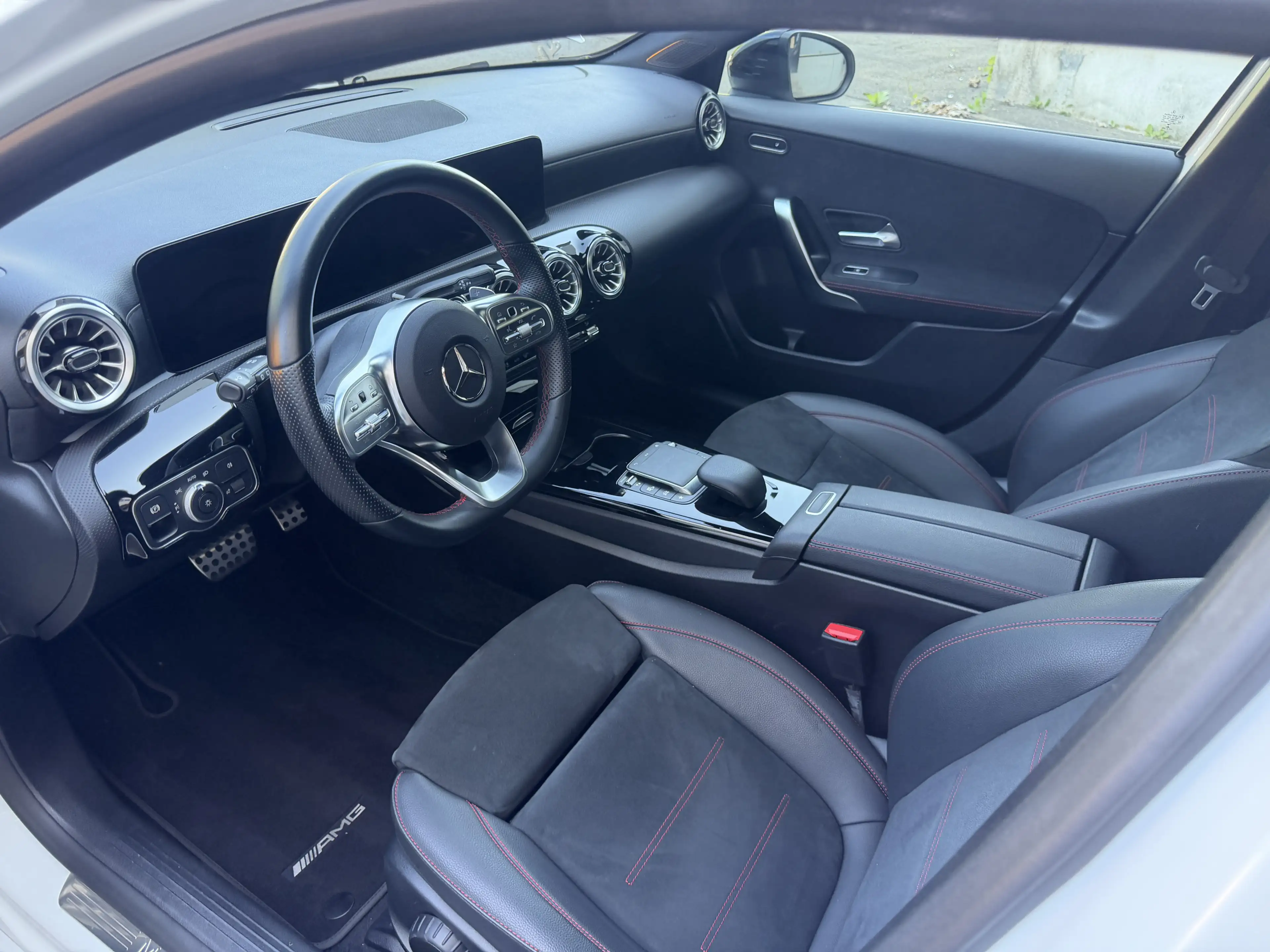 Mercedes-Benz A 180 D AMG Night Multibeam MBUX Pano Rü-Kamera — photo 12
